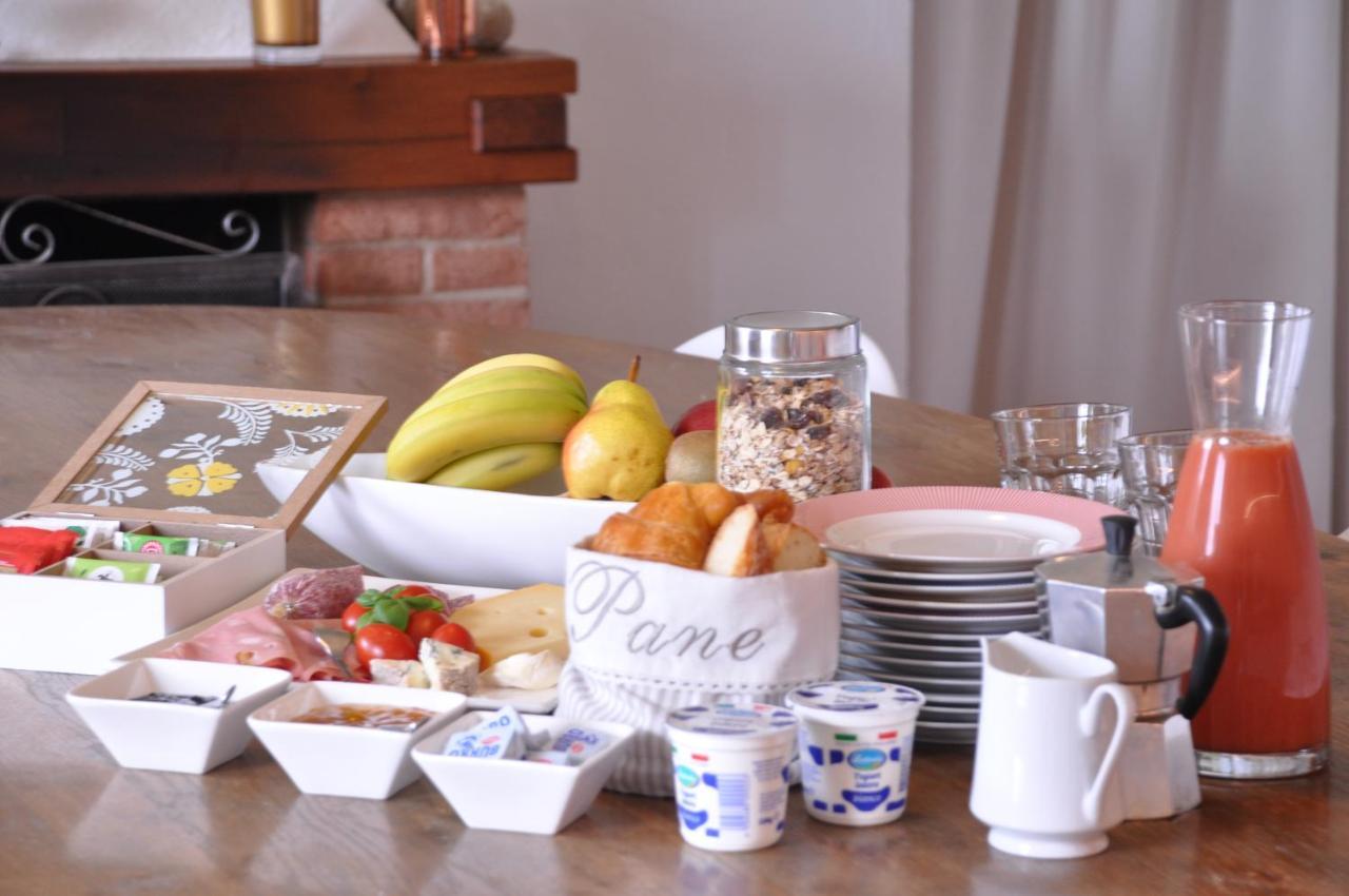 Bed and Breakfast Casa Langa Di Lola Mango Exteriér fotografie